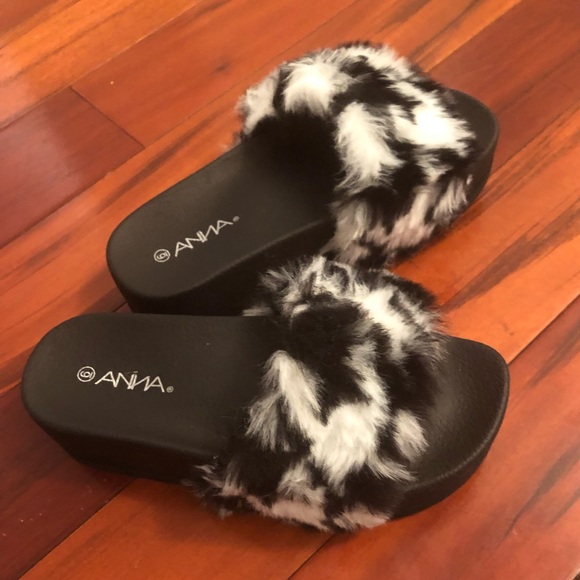Zebra fur slides - Picture 4 of 6